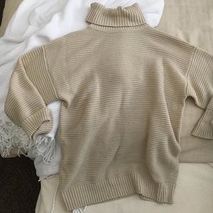 Beige sweater large